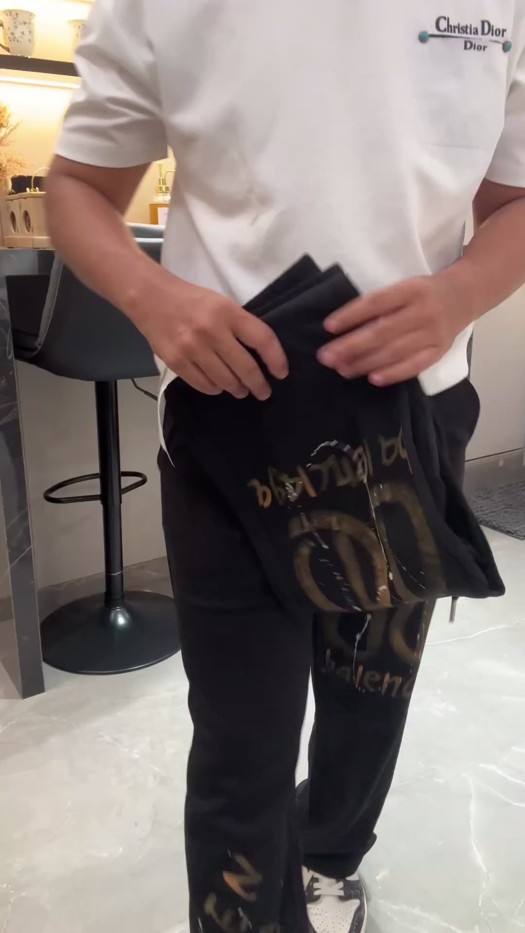 Balenciaga Premium Spray Printed Lower – BB Graffiti Edition (Imported)