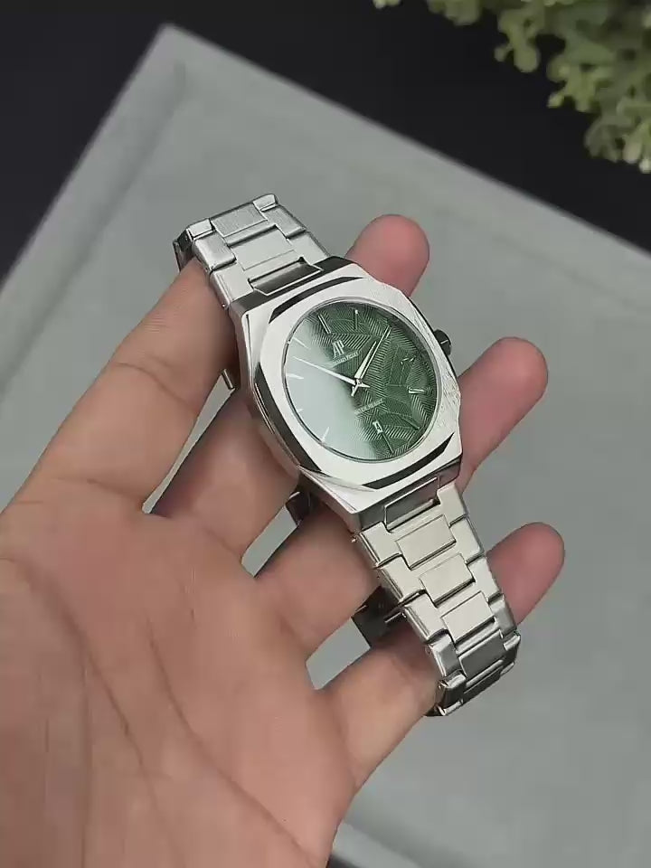 Audemars Piguet Royal Oak Offshore Premium Quartz Watch – Green Dial Silver Chain Edition
