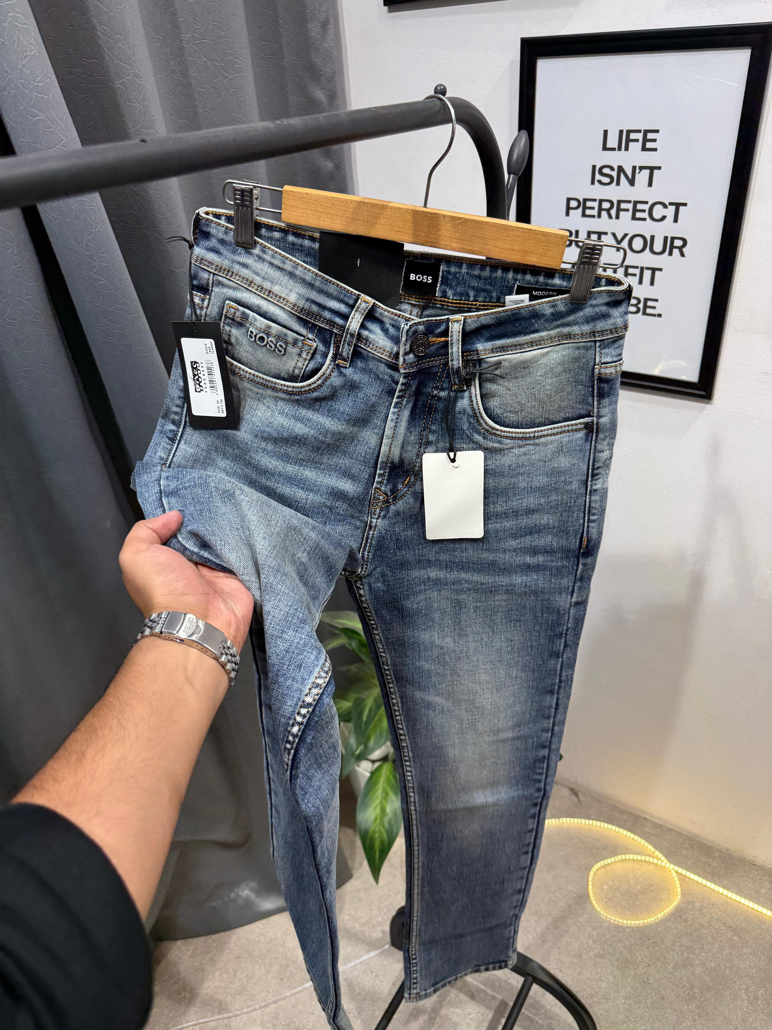 HUGO BOSS Premium Straight Fit Denim – Cashmere-Touch Imported Jeans
