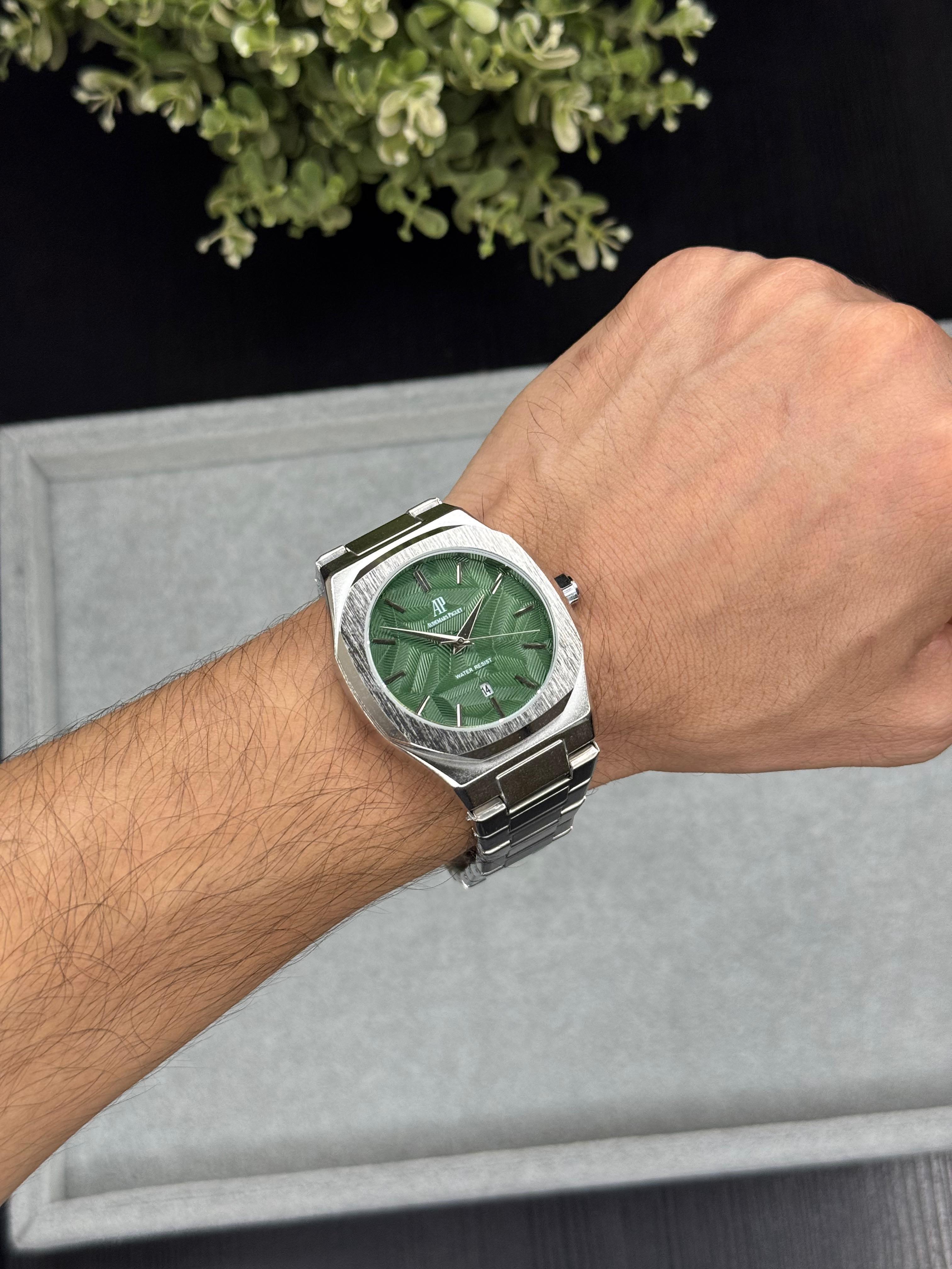 Audemars Piguet Royal Oak Offshore Premium Quartz Watch – Green Dial Silver Chain Edition