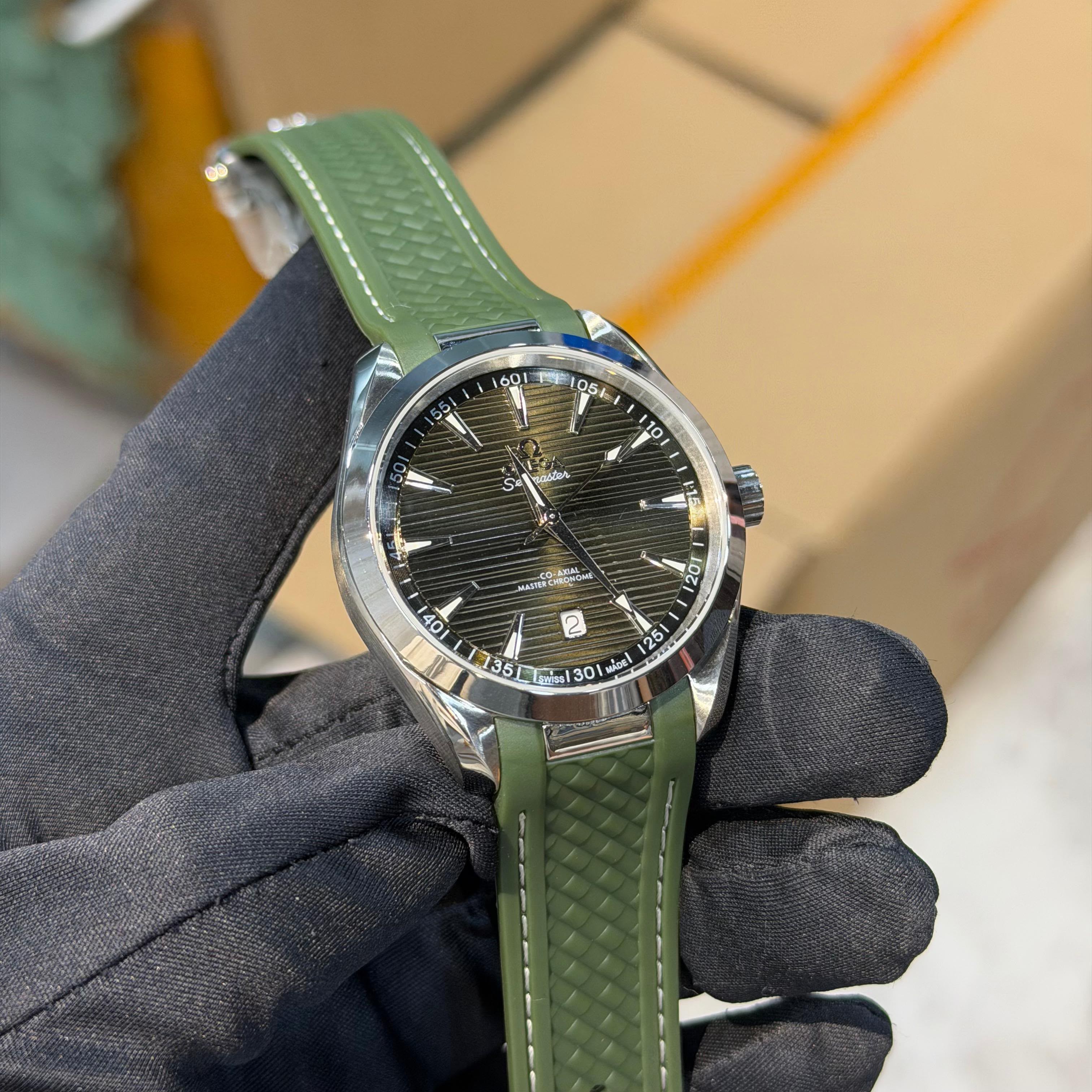 Omega Seamaster Aqua Terra 150M Co-Axial Automatic Green Dial Rubber Strap Men's Watch